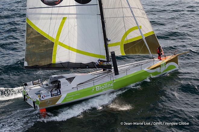 Kilcullen Voyager - Team Ireland, skipper Enda O'Coineen (IRL) at start of the Vendee Globe, in Les Sables d'Olonne, France, on November 6th, 2016  © Jean-Marie Liot / DPPI / Vendée Globe http://www.vendeeglobe.org